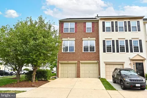 45513 Trail Run Ter, Sterling, VA 20164