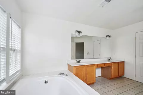 21091 Alberta Ter, Sterling, VA 20166 photo 16