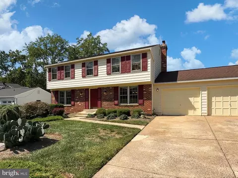 1211 Bradfield Dr SW, Leesburg, VA 20175