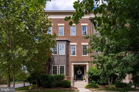 42251 Rachels Row Ter, Brambleton, VA 20148