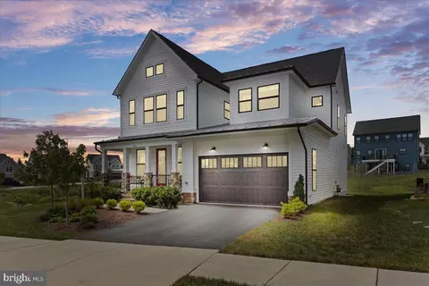 25511 Byrnes Crossing Dr, Chantilly, VA 20152