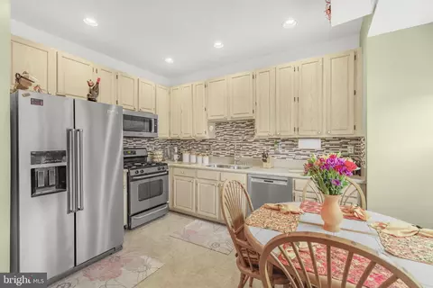 47635 Comer Sq, Sterling, VA 20165 photo 2