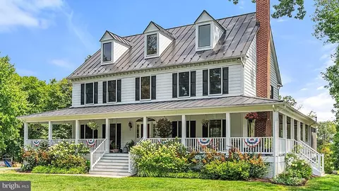 19634 Foggy Bottom Rd, Bluemont, VA 20135