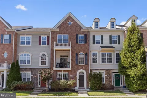 42471 Malachite, Brambleton, VA 20148