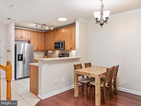42590 Cardinal Trace Ter, Ashburn, VA 20148 photo 5