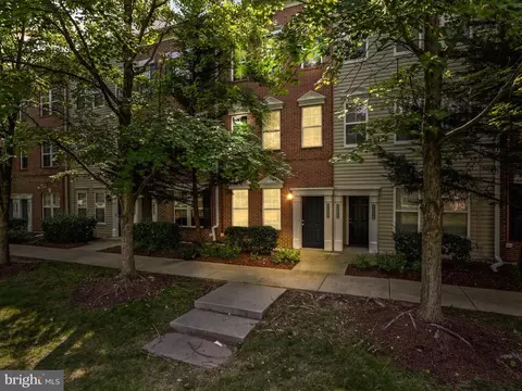 42522 Mayflower Ter, Brambleton, VA 20148