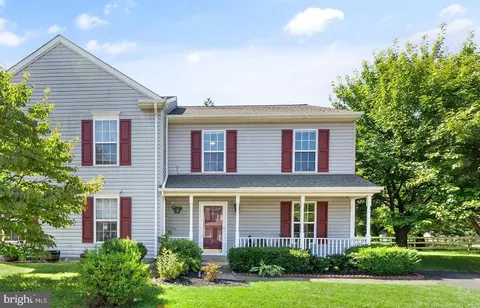17297 Magic Mountain Dr, Round Hill, VA 20141