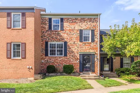 1080 Tottenham Ct, Sterling, VA 20164