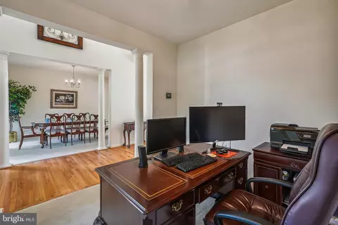 Entry Way - 43735 Tolamac Dr, Ashburn, VA 20147 photo 3 of 4
