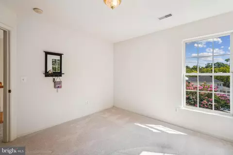 Bedroom - 43735 Tolamac Dr, Ashburn, VA 20147 photo 6 of 17