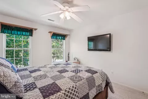 Bedroom - 43735 Tolamac Dr, Ashburn, VA 20147 photo 8 of 17