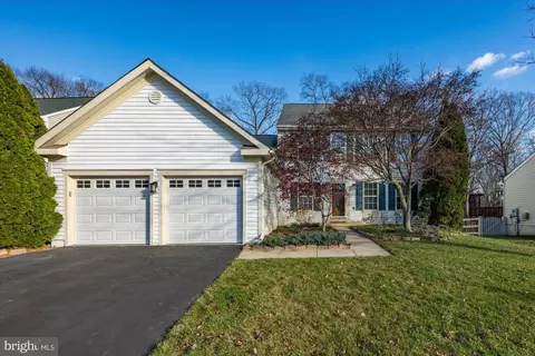 17322 Arrowood Pl, Round Hill, VA 20141