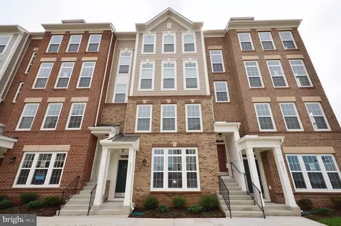 43535 Helmsdale Ter, Chantilly, VA 20152