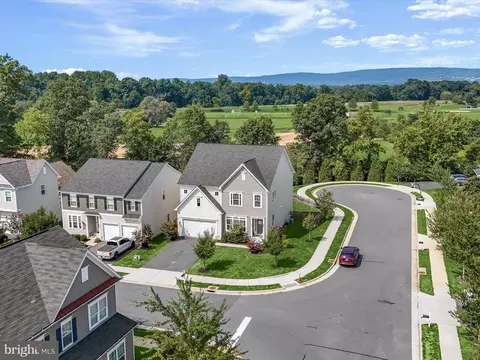 853 Pencoast Dr, Purcellville, VA 20132
