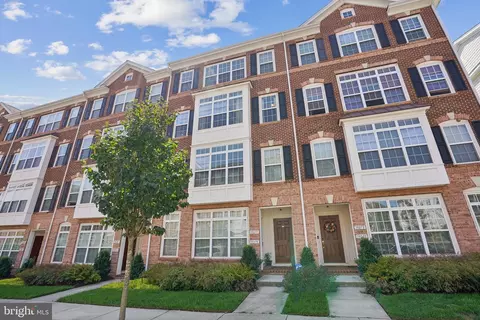 19277 Harlow Sq, Leesburg, VA 20176