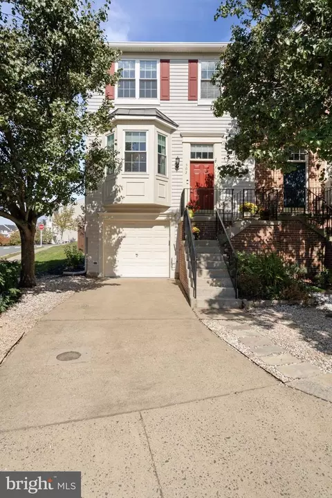 502 Kalmia Sq NE, Leesburg, VA 20176