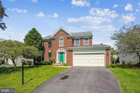 20899 Chippoaks Forest Cir, Sterling, VA 20165