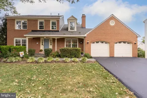 116 Connemara Dr, Sterling, VA 20164