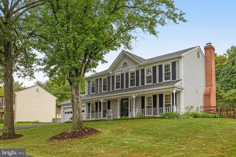 Exterior - 125 Peyton Rd, Sterling, VA 20165 photo 3 of 23