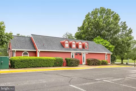 Exterior - 125 Peyton Rd, Sterling, VA 20165 photo 18 of 23