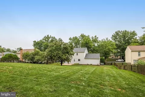 Exterior - 125 Peyton Rd, Sterling, VA 20165 photo 12 of 23