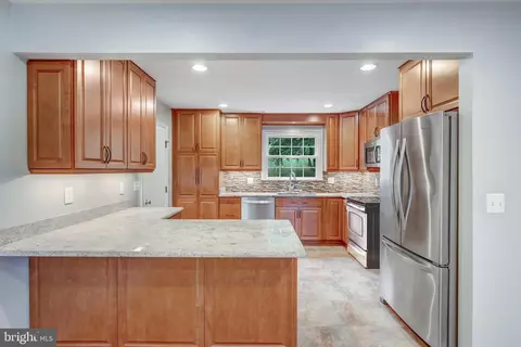 Kitchen - 125 Peyton Rd, Sterling, VA 20165 photo 1 of 6
