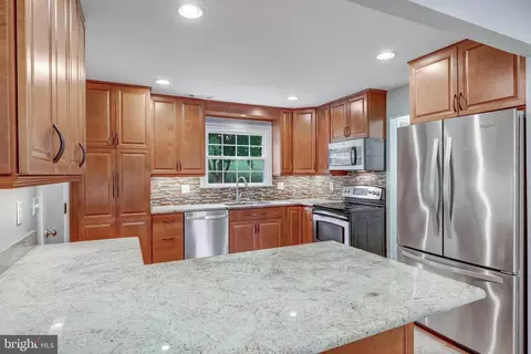 Kitchen - 125 Peyton Rd, Sterling, VA 20165 photo 2 of 6
