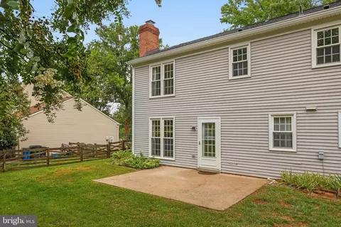 Exterior - 125 Peyton Rd, Sterling, VA 20165 photo 10 of 23