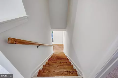 Entry Way - 125 Peyton Rd, Sterling, VA 20165 photo 5 of 6