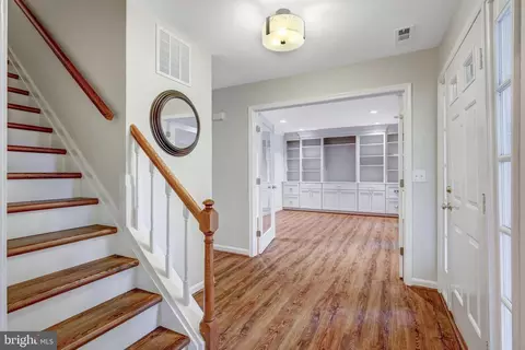 Entry Way - 125 Peyton Rd, Sterling, VA 20165 photo 2 of 6