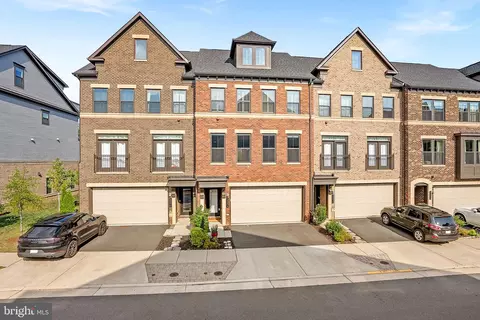 22274 Cornerstone Crossing Ter, Ashburn, VA 20148