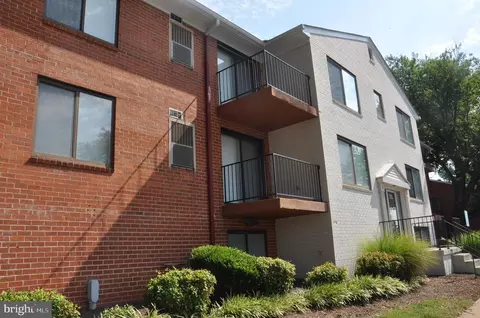 125 Clubhouse Dr SW # -L, Leesburg, VA 20175
