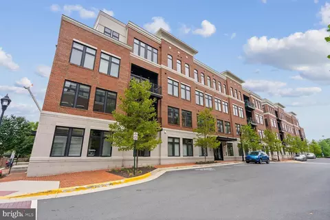 2 Stationmaster St SE #201, Leesburg, VA 20175