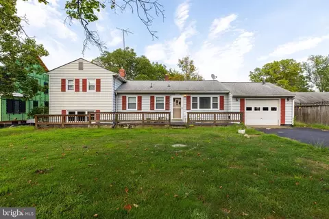 20240 Youngs Cliff Rd, Sterling, VA 20165