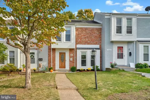 316 Roanoke Dr SE, Leesburg, VA 20175
