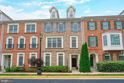 22957 Fanshaw Sq, Brambleton, VA 20148