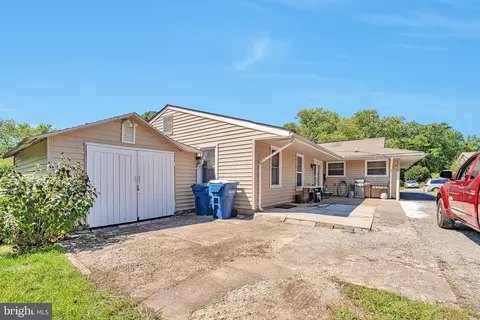 613 E Charlotte St, Sterling, VA 20164 photo 33