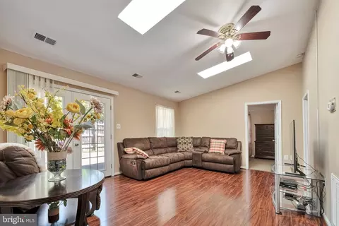 613 E Charlotte St, Sterling, VA 20164 photo 24