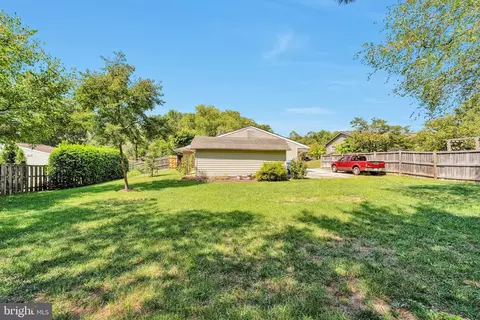 613 E Charlotte St, Sterling, VA 20164 photo 35