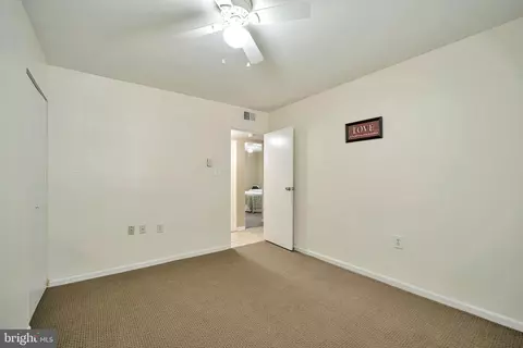 613 E Charlotte St, Sterling, VA 20164 photo 17