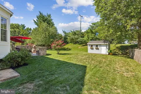 Exterior - 43064 Stonecottage Pl, Ashburn, VA 20147 photo 2 of 3