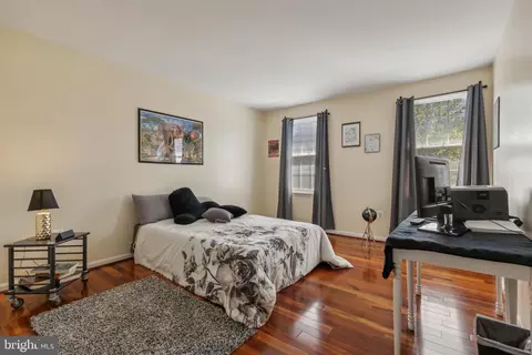 Bedroom - 43064 Stonecottage Pl, Ashburn, VA 20147 photo 3 of 3
