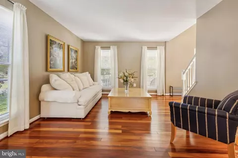 Living - 43064 Stonecottage Pl, Ashburn, VA 20147 photo 2 of 2
