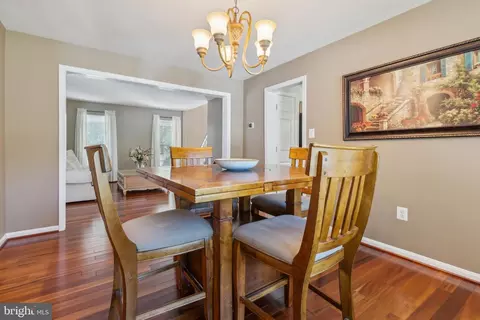 Dining - 43064 Stonecottage Pl, Ashburn, VA 20147 photo 2 of 2
