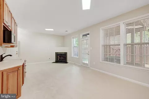 44270 Acushnet Ter, Ashburn, VA 20147 photo 38