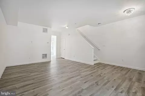 42757 Explorer Dr, Brambleton, VA 20148 photo 2
