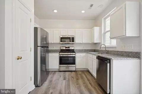 42757 Explorer Dr, Brambleton, VA 20148 photo 6