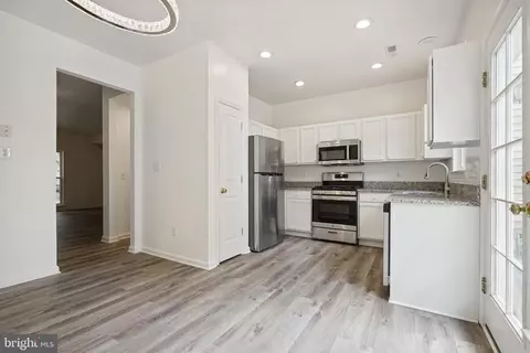42757 Explorer Dr, Brambleton, VA 20148 photo 5
