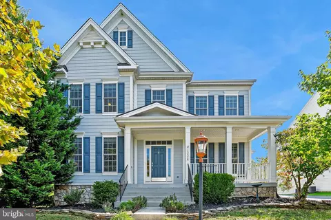 13526 Village Green Dr, Leesburg, VA 20176