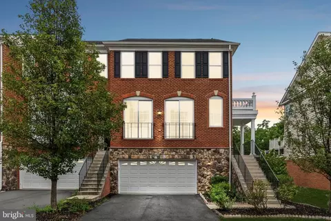 43261 Mitcham Sq, Ashburn, VA 20148